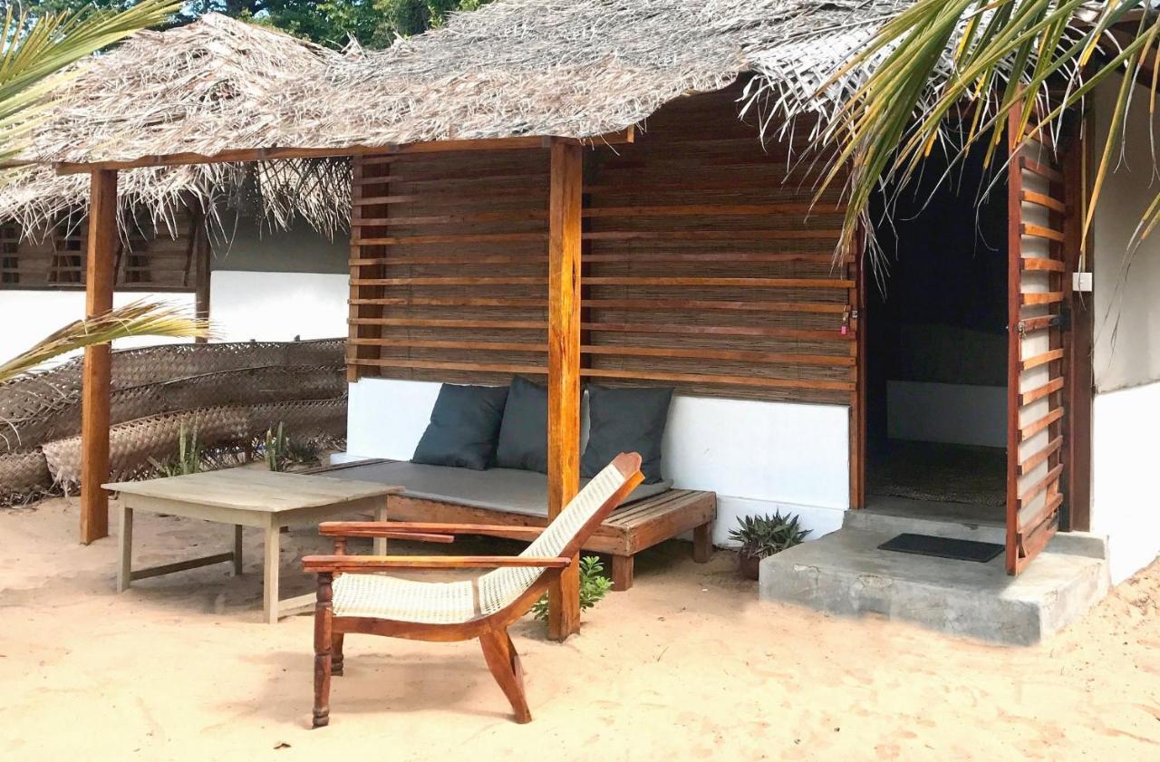 Upali Beach Surf Resort & Cafe 아루감 베이 외부 사진