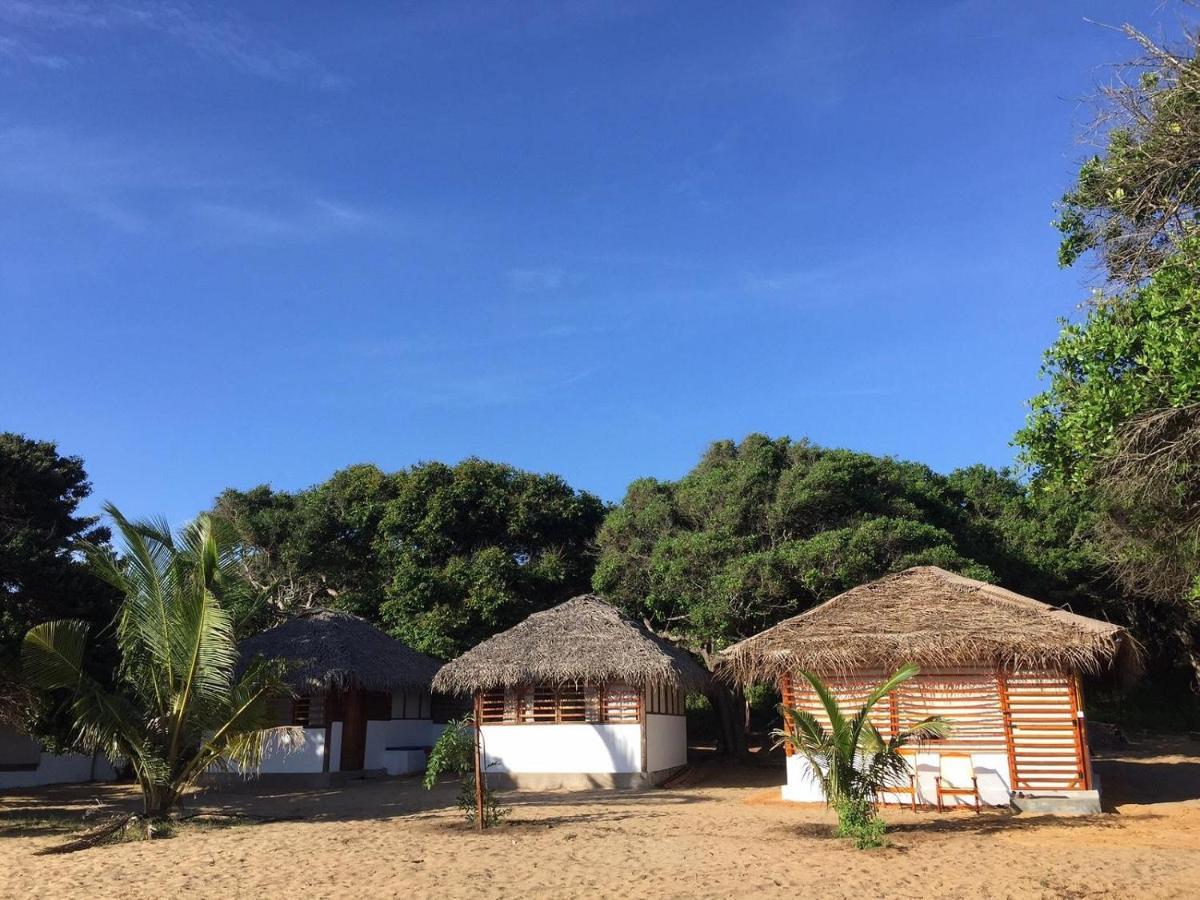 Upali Beach Surf Resort & Cafe 아루감 베이 외부 사진