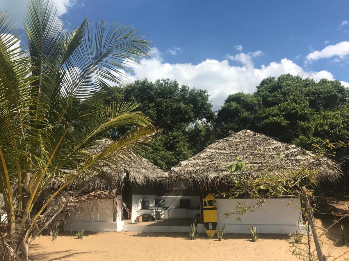 Upali Beach Surf Resort & Cafe 아루감 베이 외부 사진