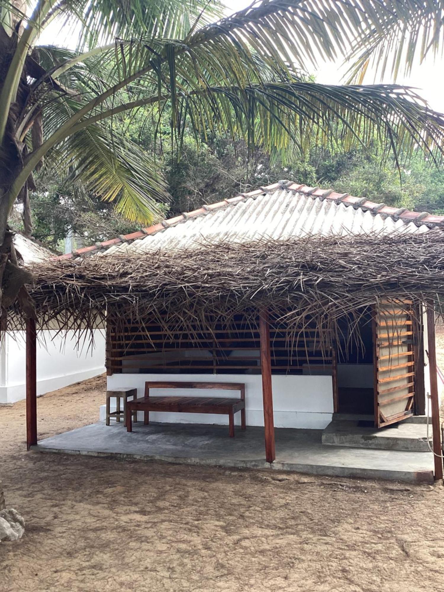 Upali Beach Surf Resort & Cafe 아루감 베이 외부 사진